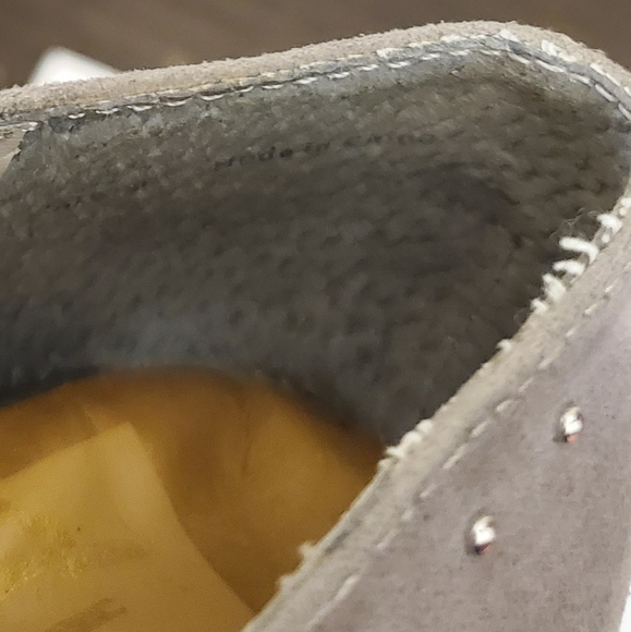 Dolce Vita Gray Faux Suede Pointy Studded Flats 6 - Picture 3 of 11